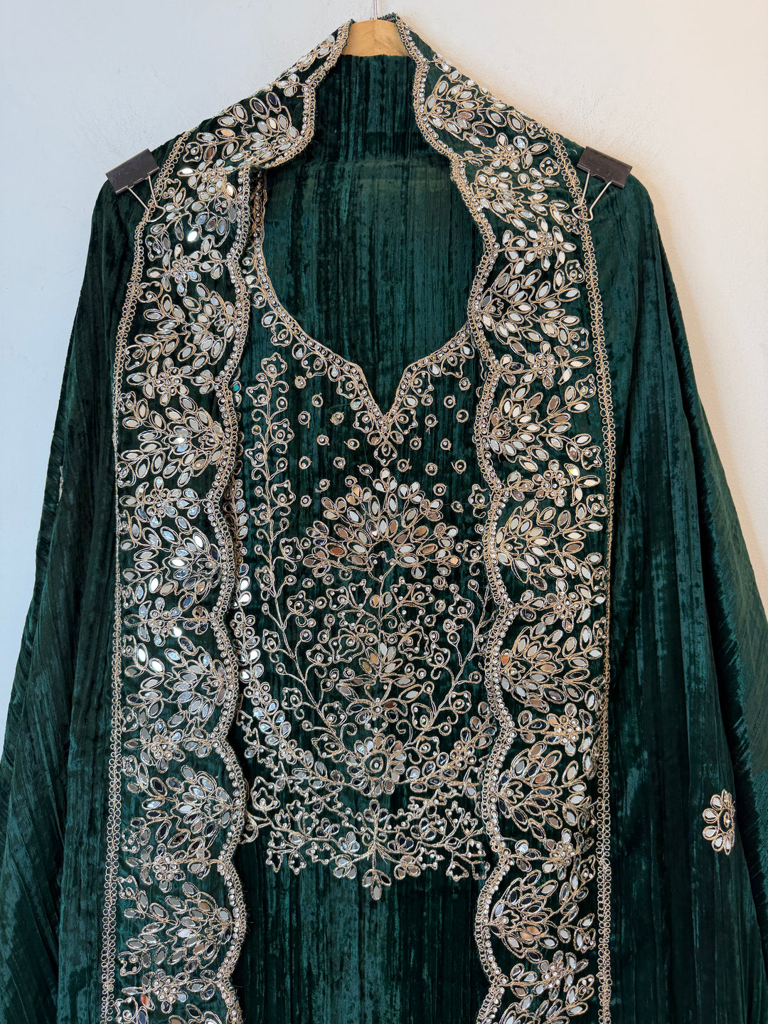 Reynah – Crushed Velvet Mirror Dori Suit