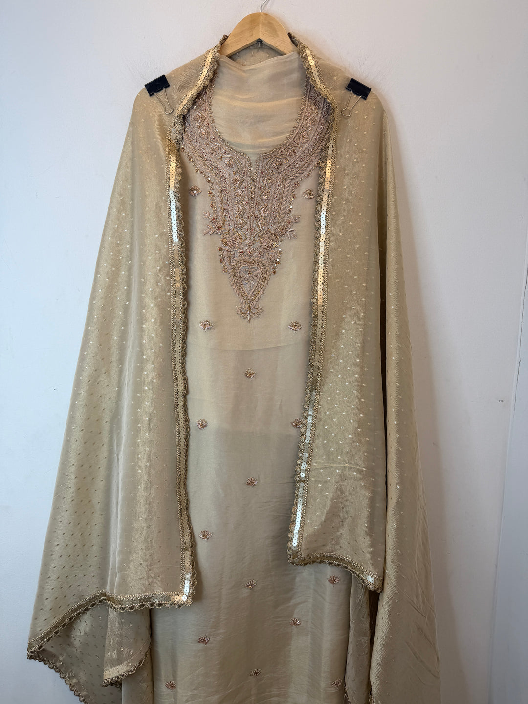 Mahira – Tissue Pearl &amp; Dabka Suit