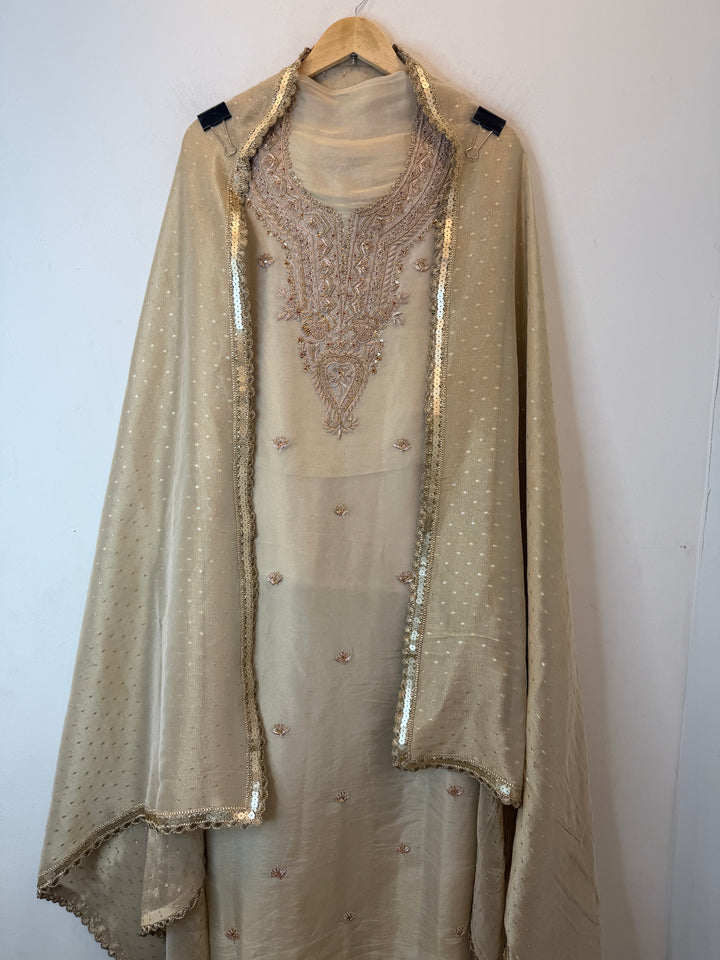 Mahira – Tissue Pearl &amp; Dabka Suit