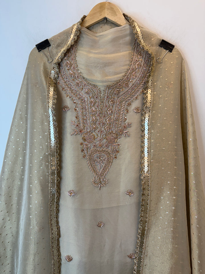 Mahira – Tissue Pearl &amp; Dabka Suit