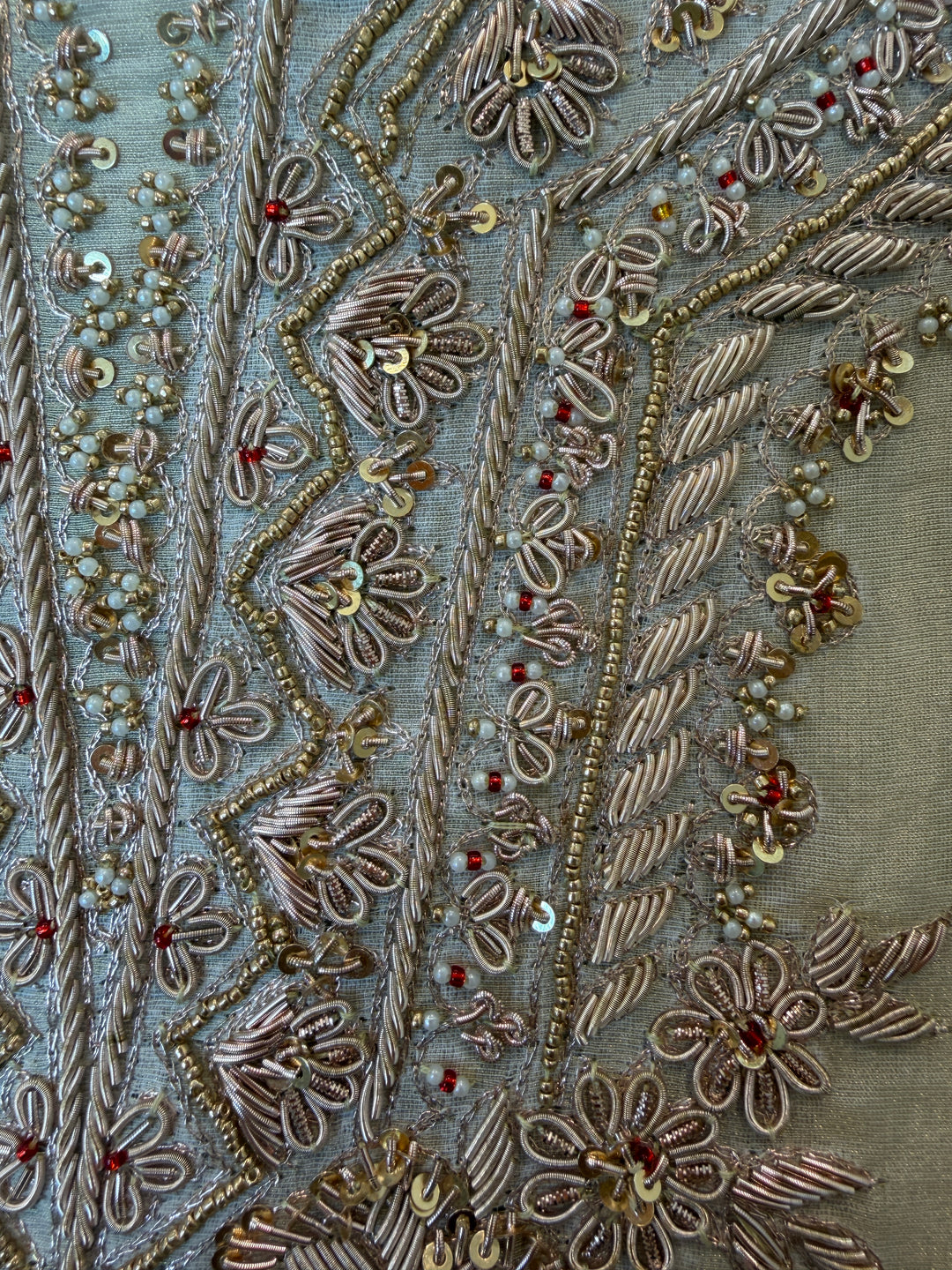 Mahira – Tissue Pearl &amp; Dabka Suit
