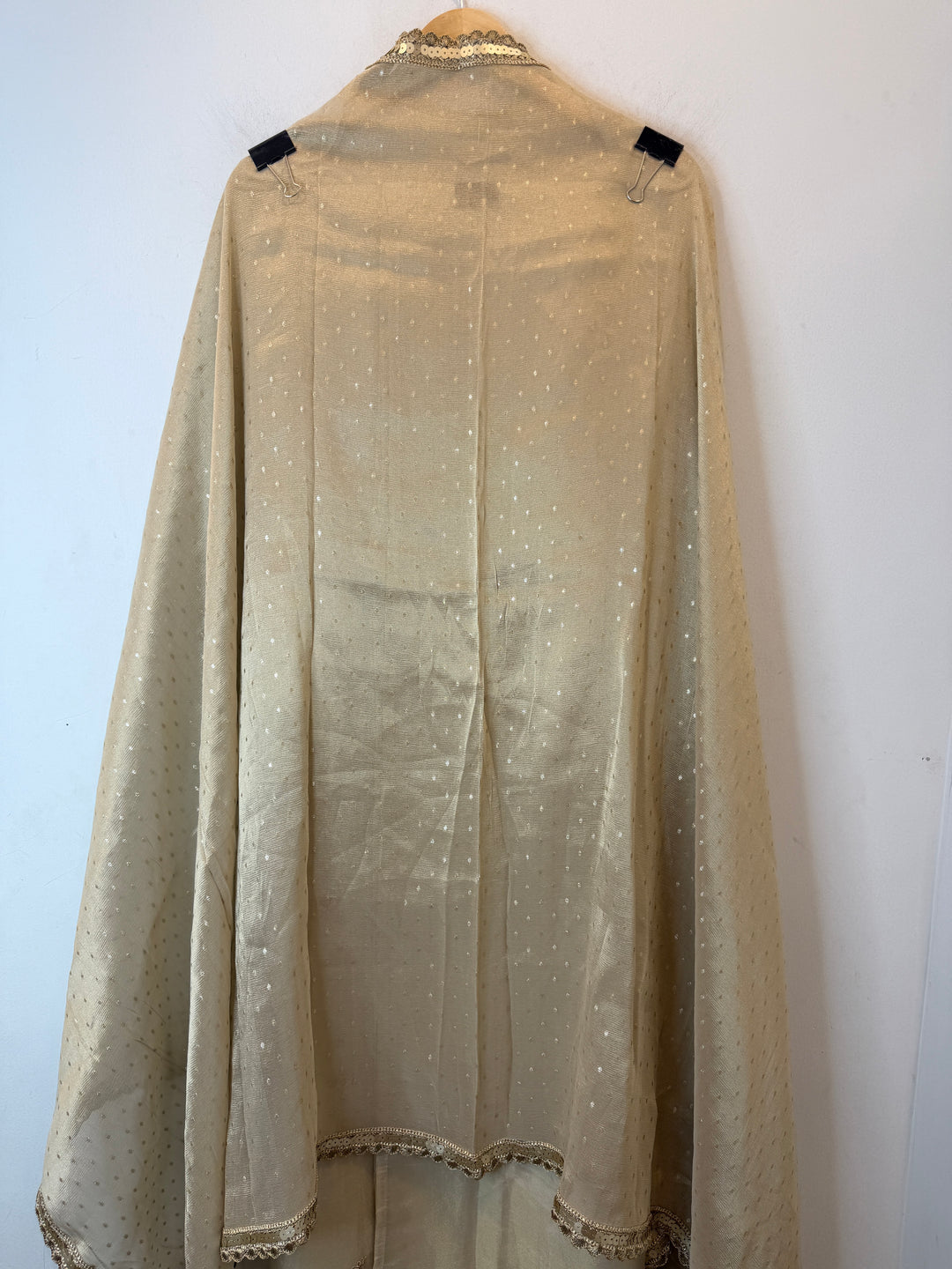 Mahira – Tissue Pearl &amp; Dabka Suit