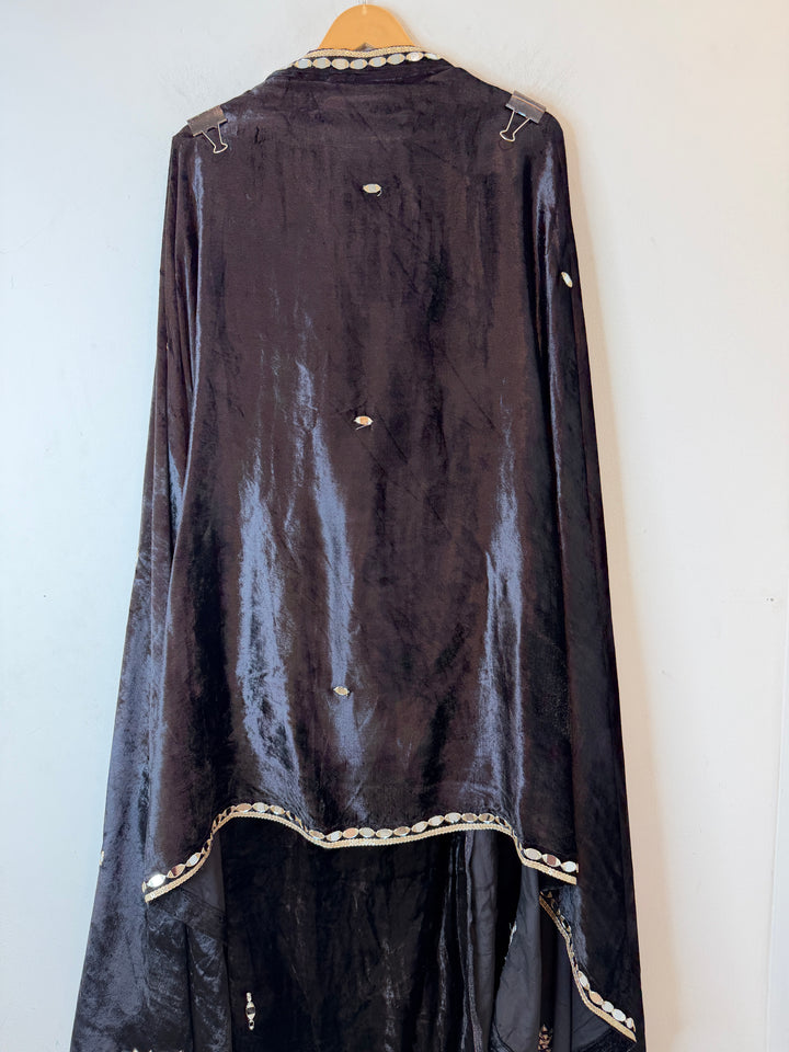 Zohaina – Velvet Mirror Embroidered Suit