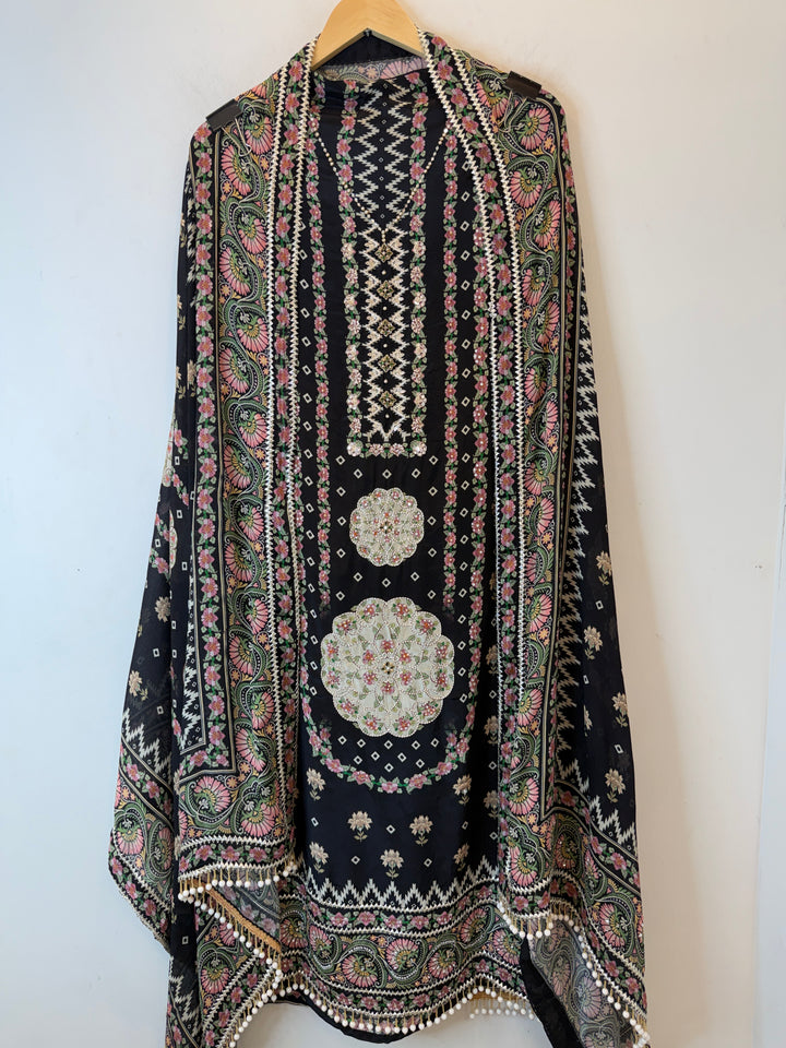 Arvisha – Crepe Digital Handwork Suit