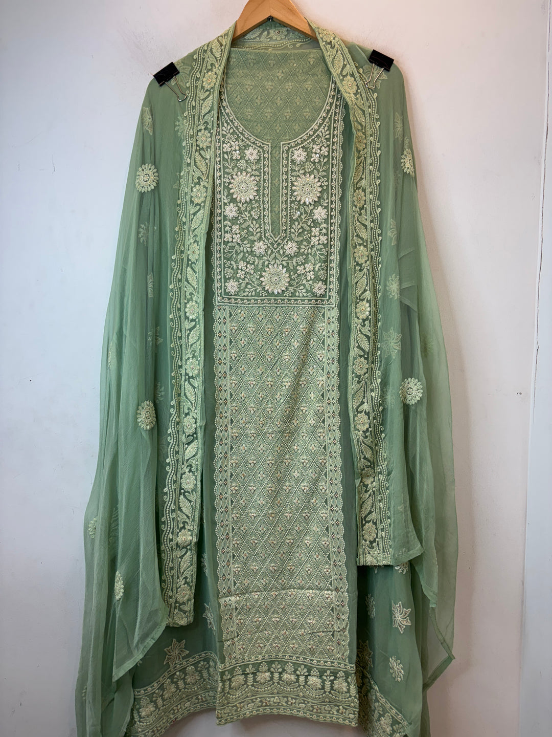 Green Georgette Embroidered Suit Set with 3D Floral &amp; Zari Work