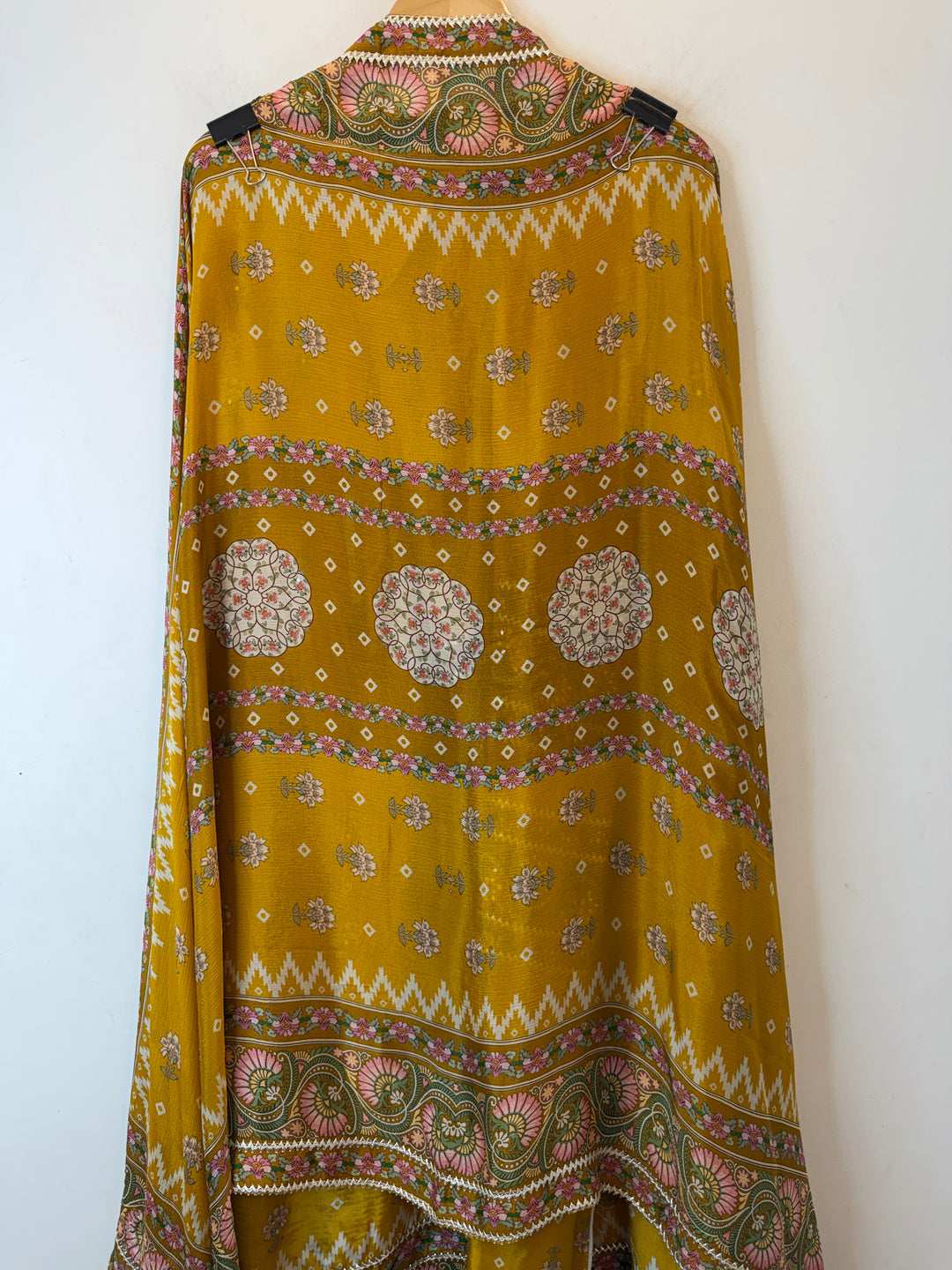 Arvisha – Crepe Digital Handwork Suit