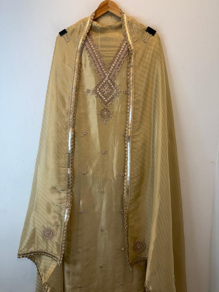 Zarifa – Self-Weaved Tissue Suit