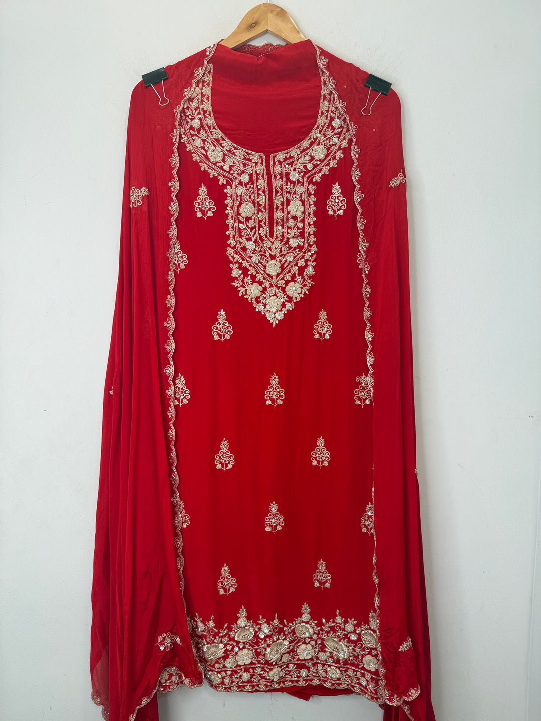 Zehvika – Crepe Handworked Suit