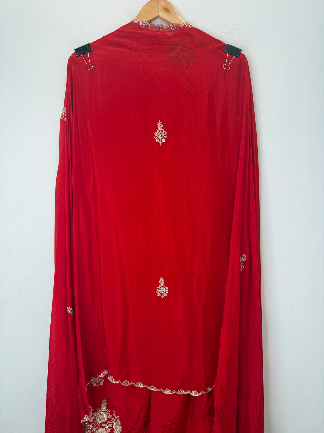 Zehvika – Crepe Handworked Suit