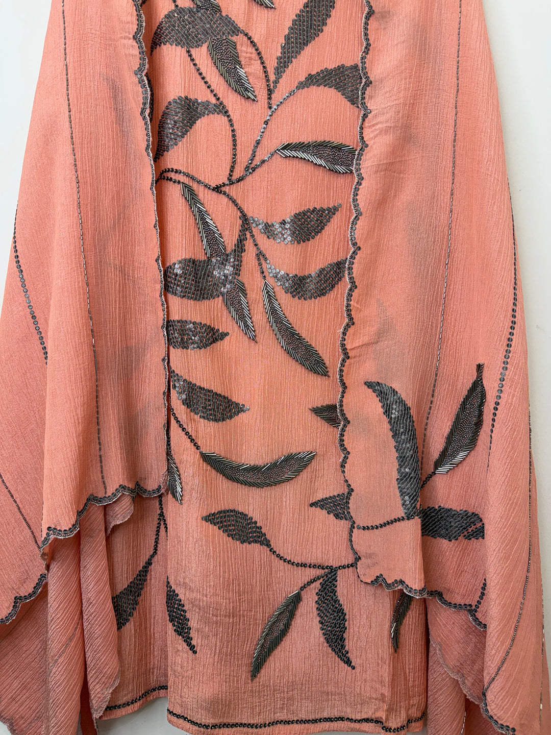 Kiyara – Crushed Tissue Metallic Handwork Suit