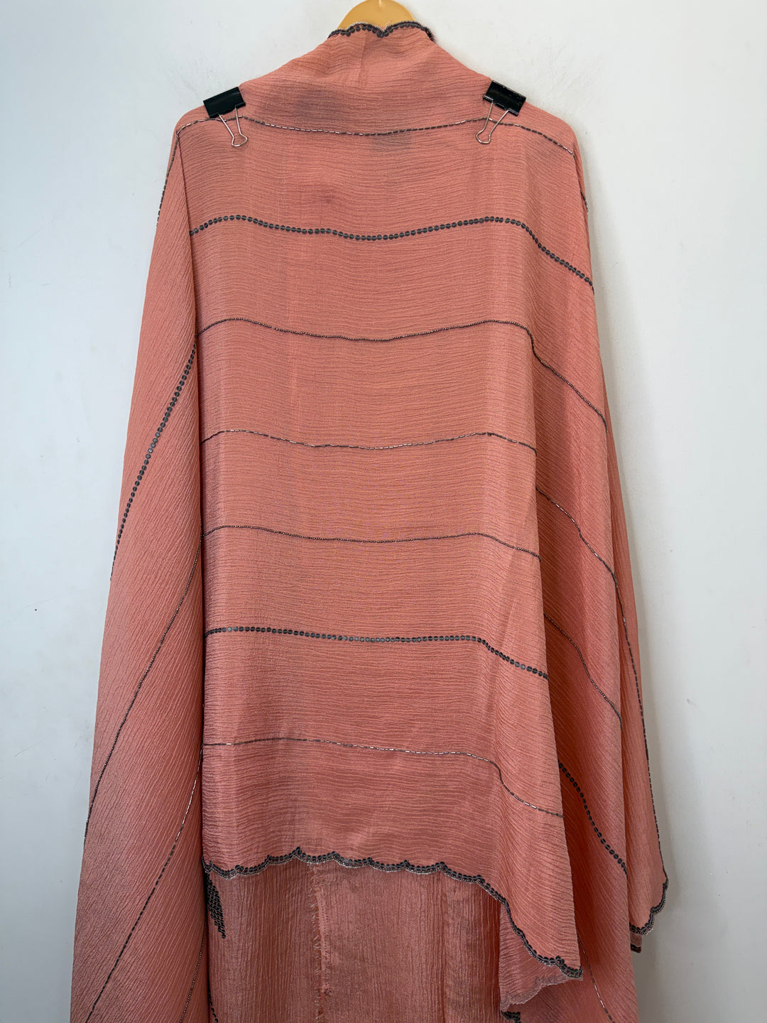 Kiyara – Crushed Tissue Metallic Handwork Suit
