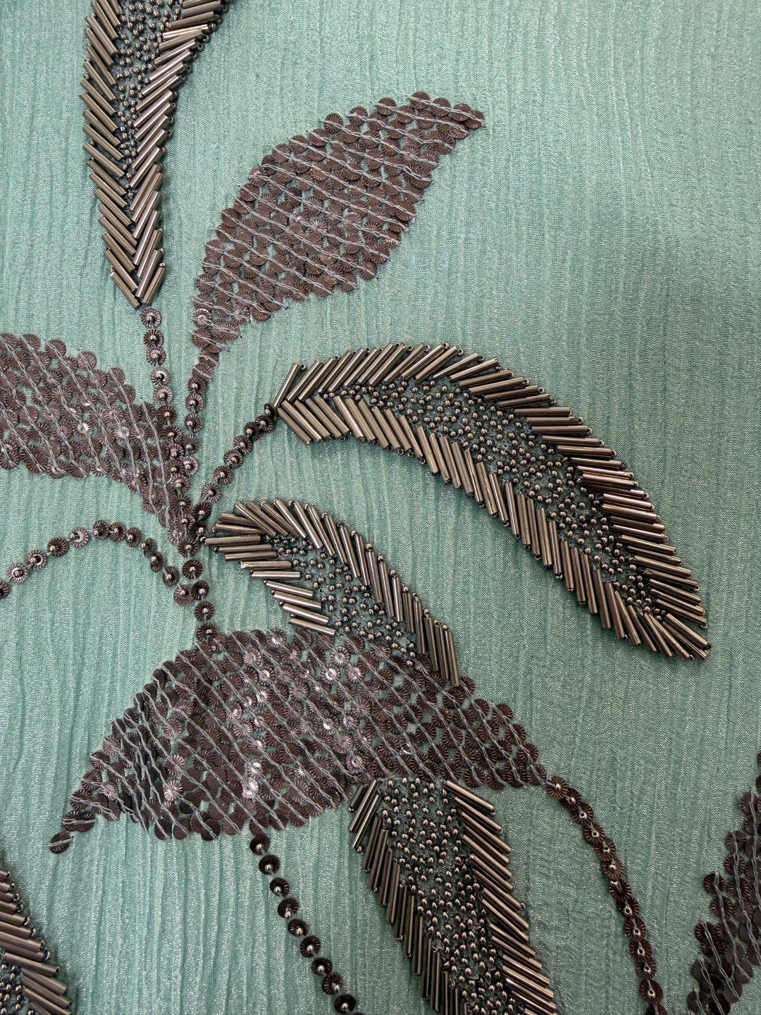 Kiyara – Crushed Tissue Metallic Handwork Suit