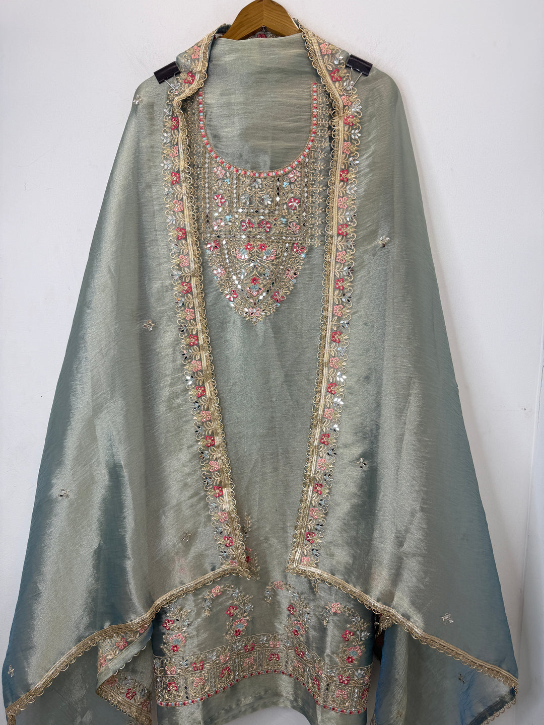 Zarveen – Tissue Zari Mirror Suit