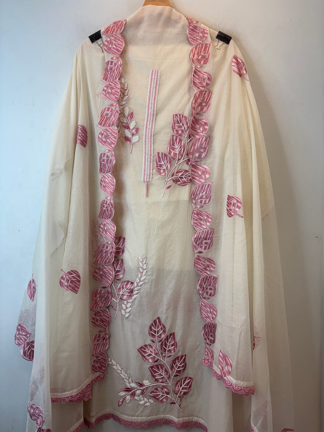 Pink Mul Chanderi Embroidered Suit Set with Pearl Leaf Detailing