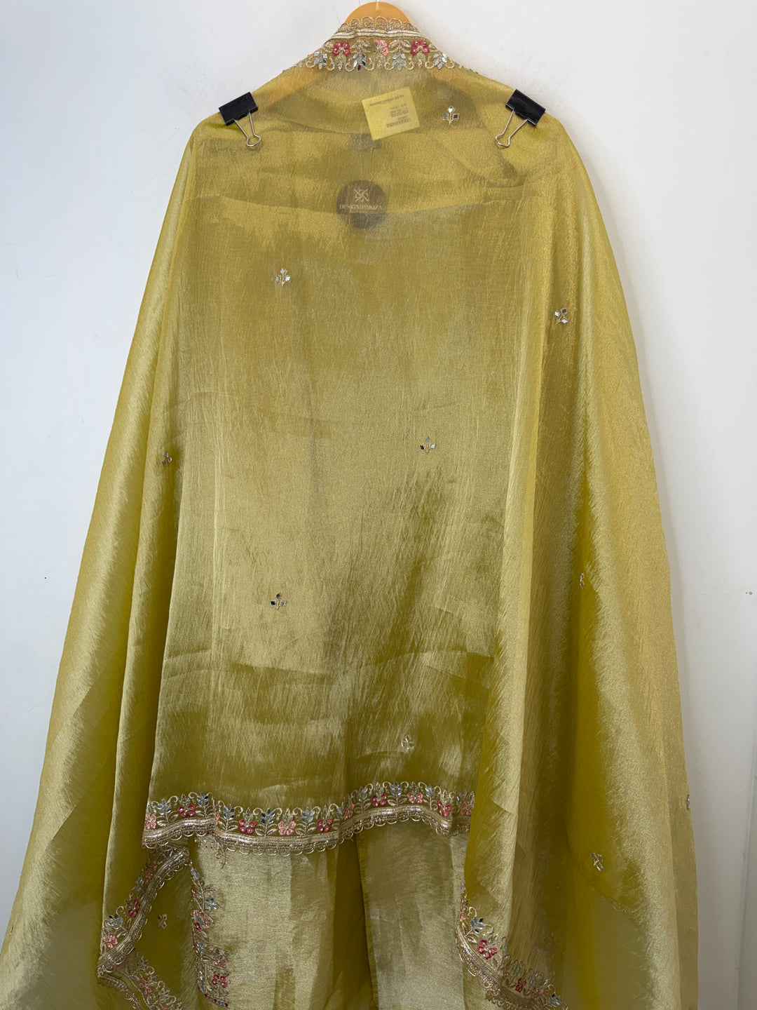 Zarveen – Tissue Zari Mirror Suit