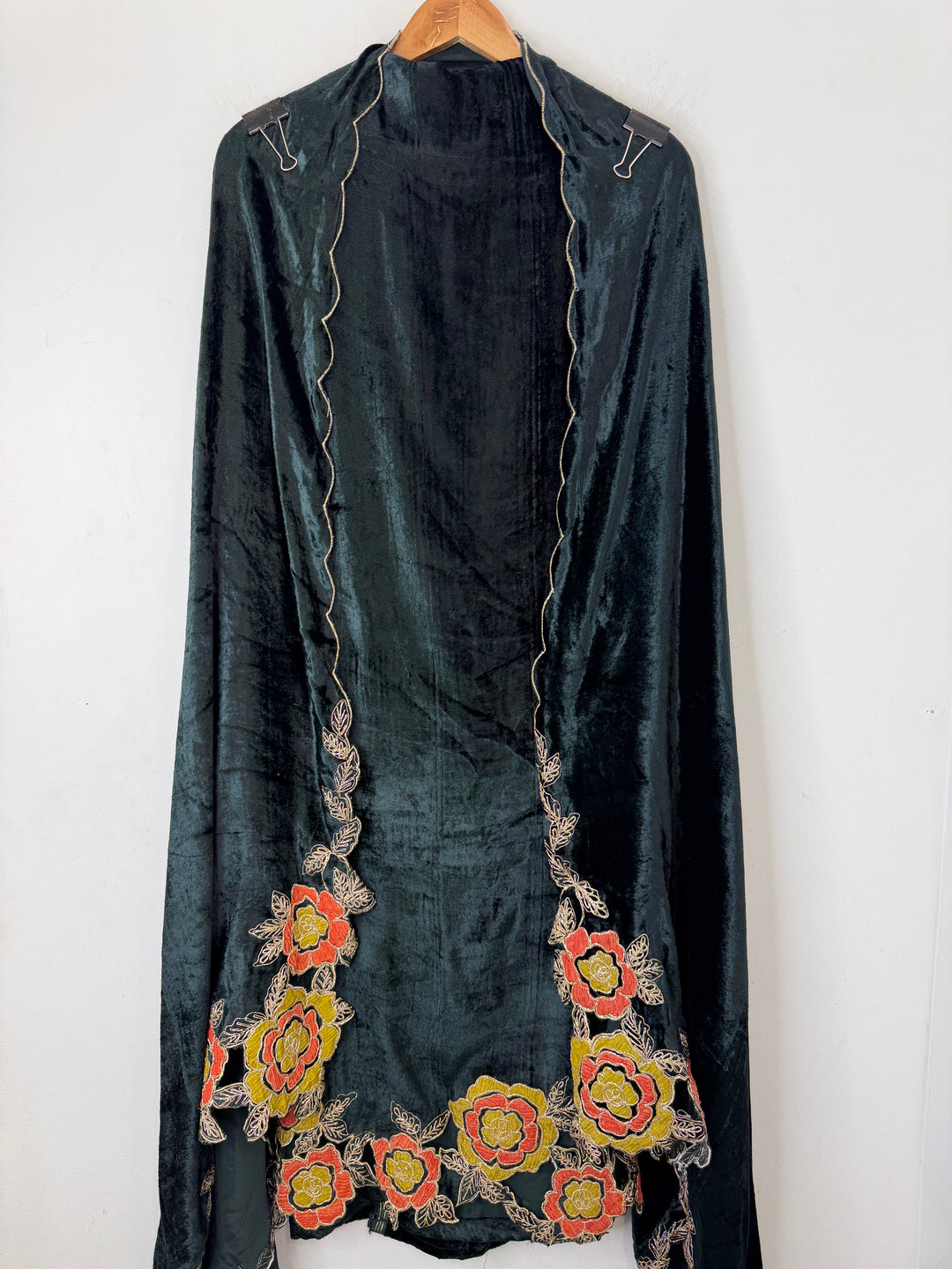 Arezza – Velvet Appliqué Handworked Set