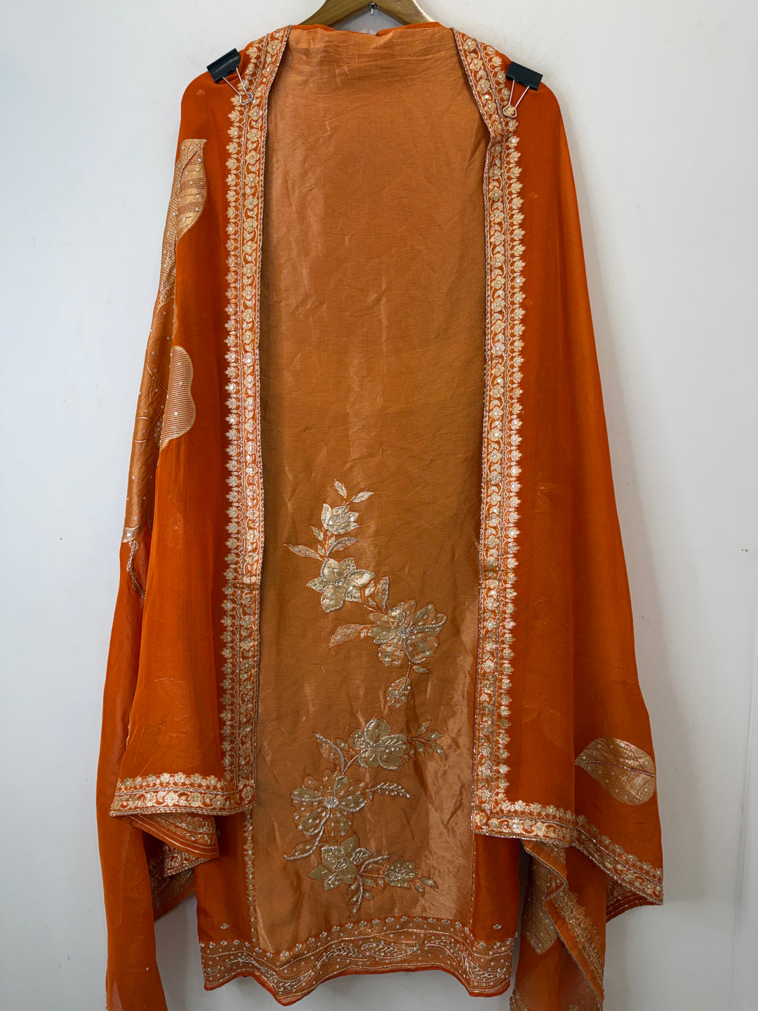 Banira – Tissue Organza Banarasi Handwork Suit