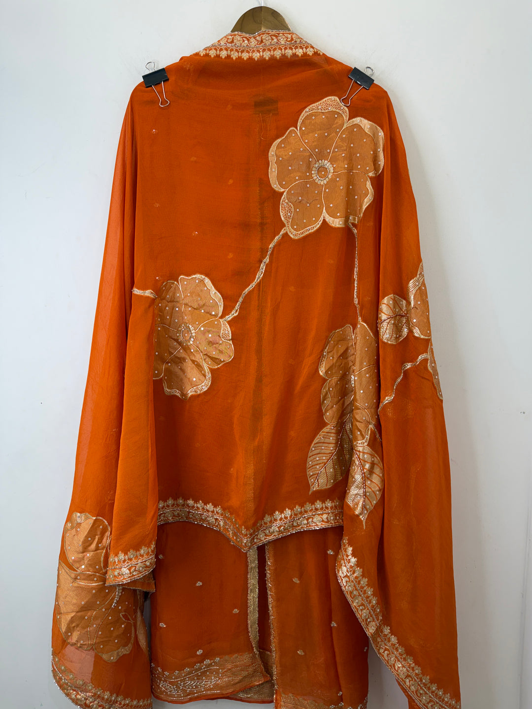 Banira – Tissue Organza Banarasi Handwork Suit