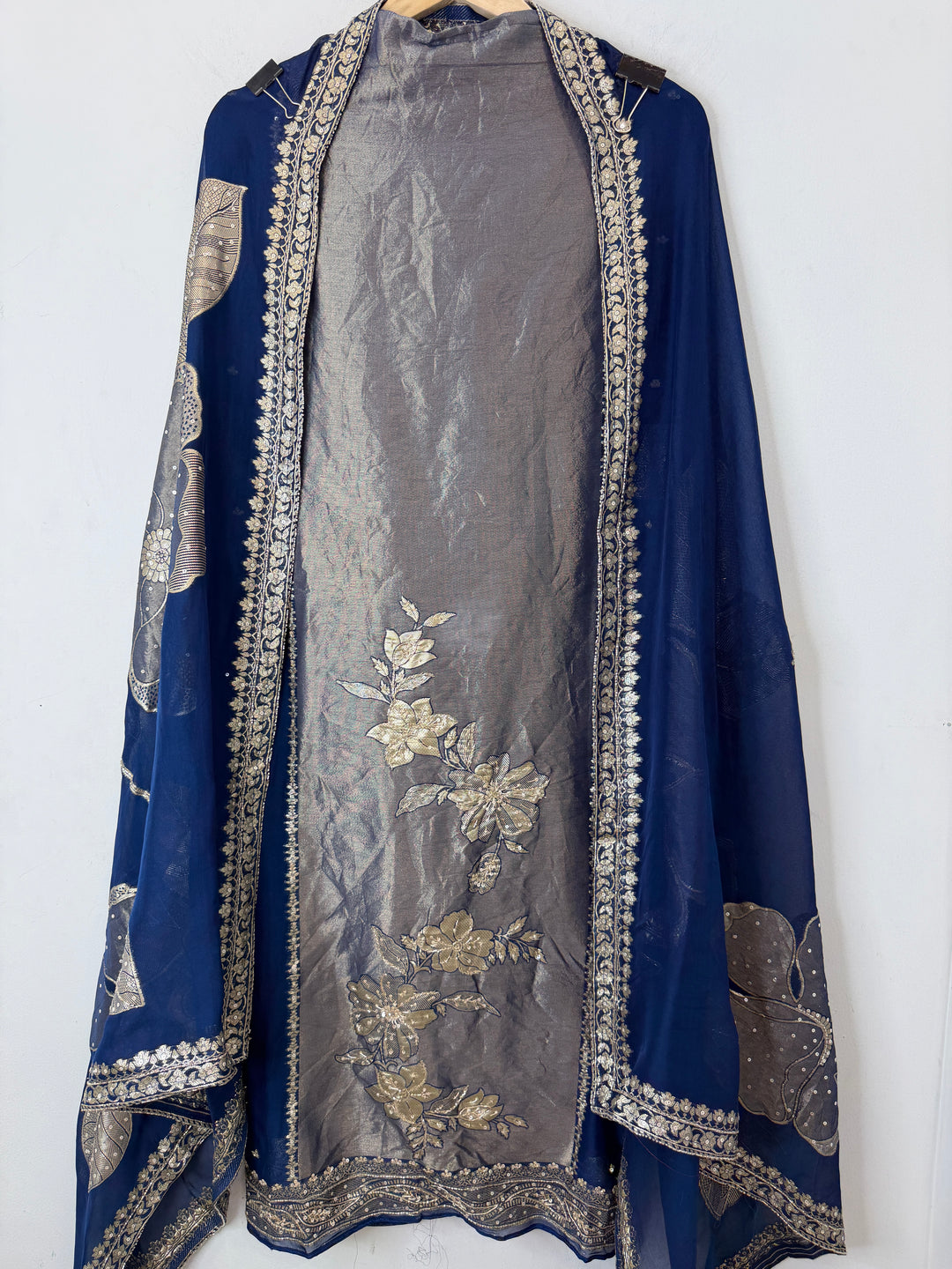 Banira – Tissue Organza Banarasi Handwork Suit