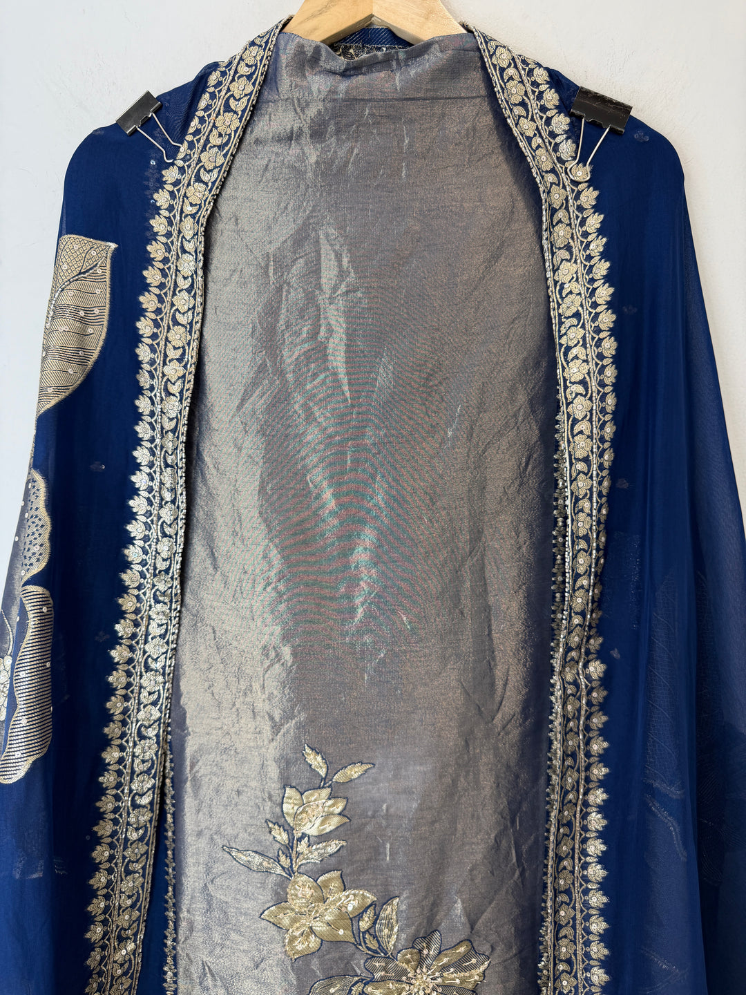 Banira – Tissue Organza Banarasi Handwork Suit
