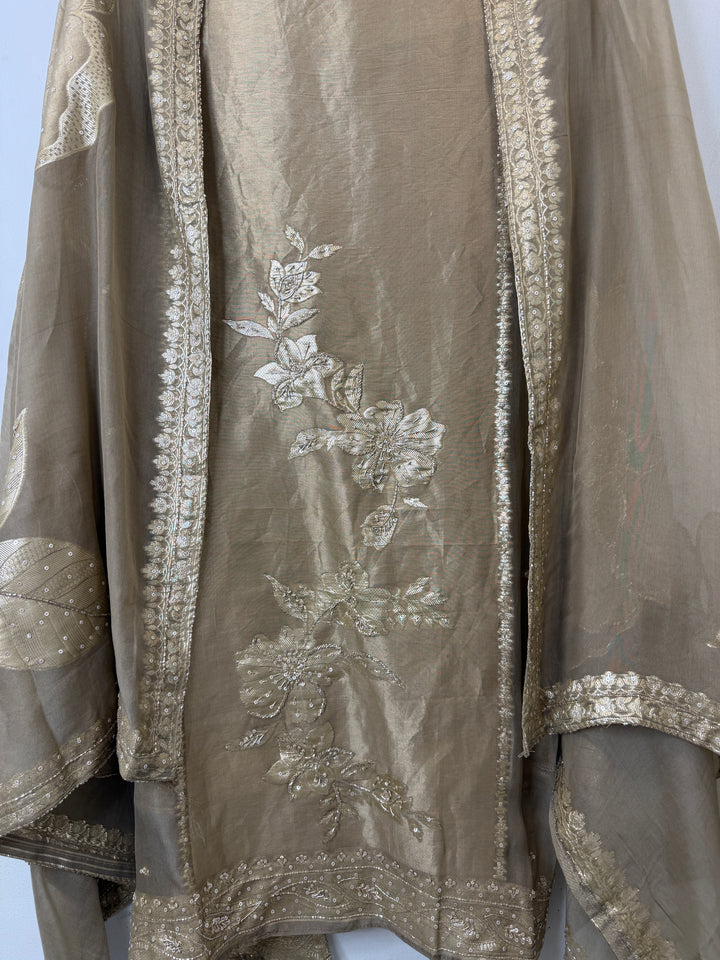 Banira – Tissue Organza Banarasi Handwork Suit
