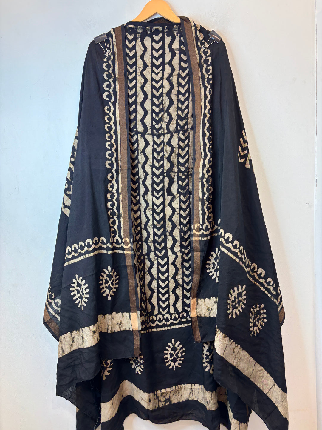 Black Maheshwari Batik Printed Unstitched Suit Set MB02