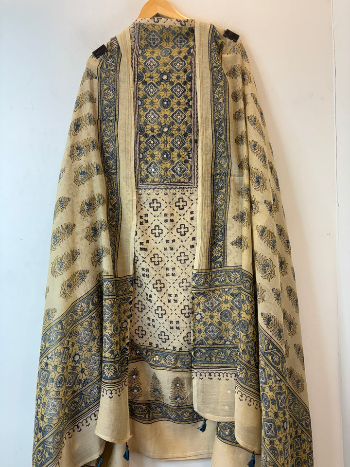Aarini – Beige Mul Chanderi Ajrakh Handwork Suit