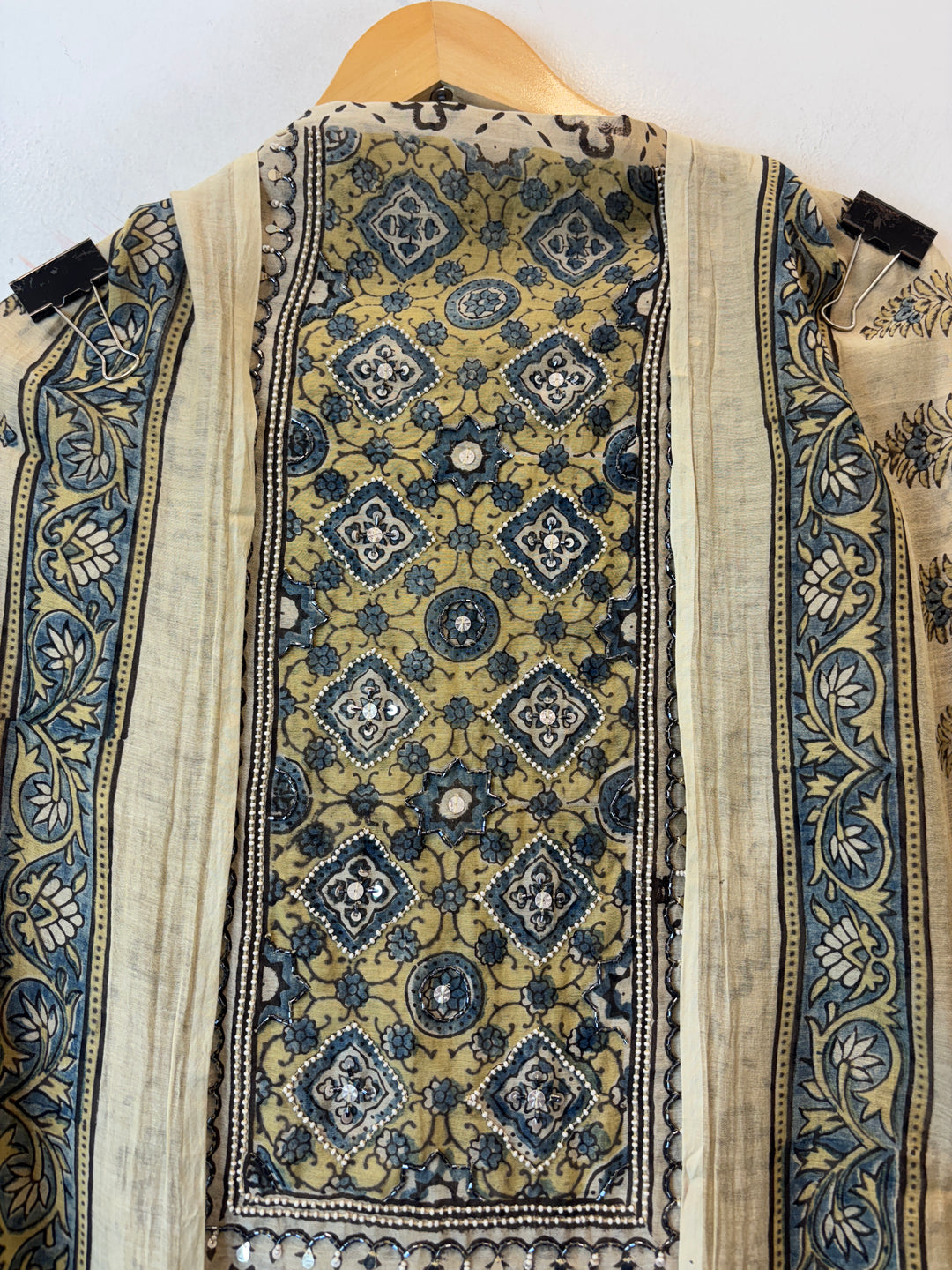 Aarini – Beige Mul Chanderi Ajrakh Handwork Suit