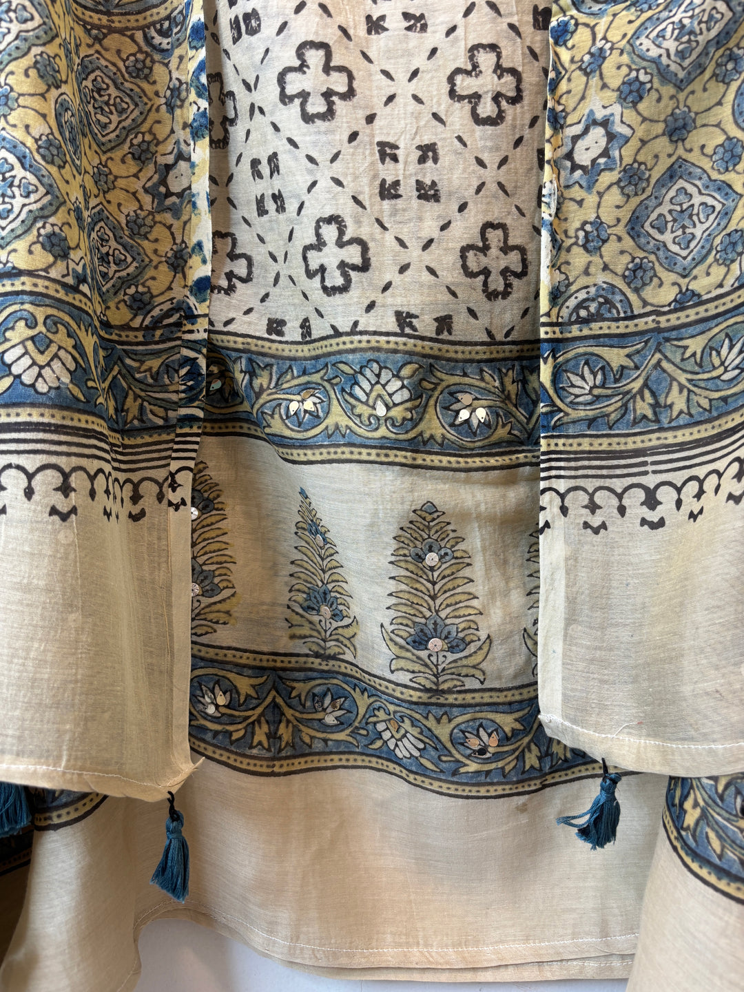 Aarini – Beige Mul Chanderi Ajrakh Handwork Suit