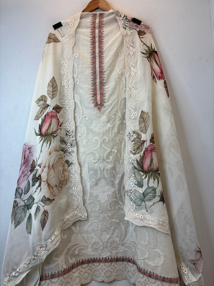 Aplessa – Ivory Mul Chanderi Appliqué Suit