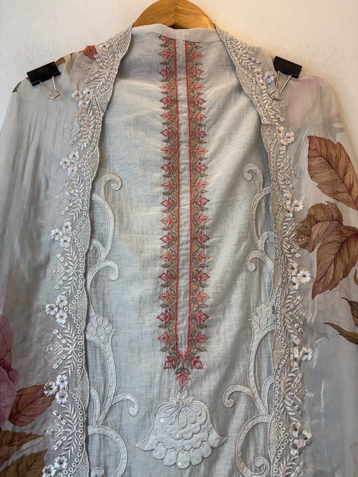 Aplessa – Grey Mul Chanderi Appliqué Suit