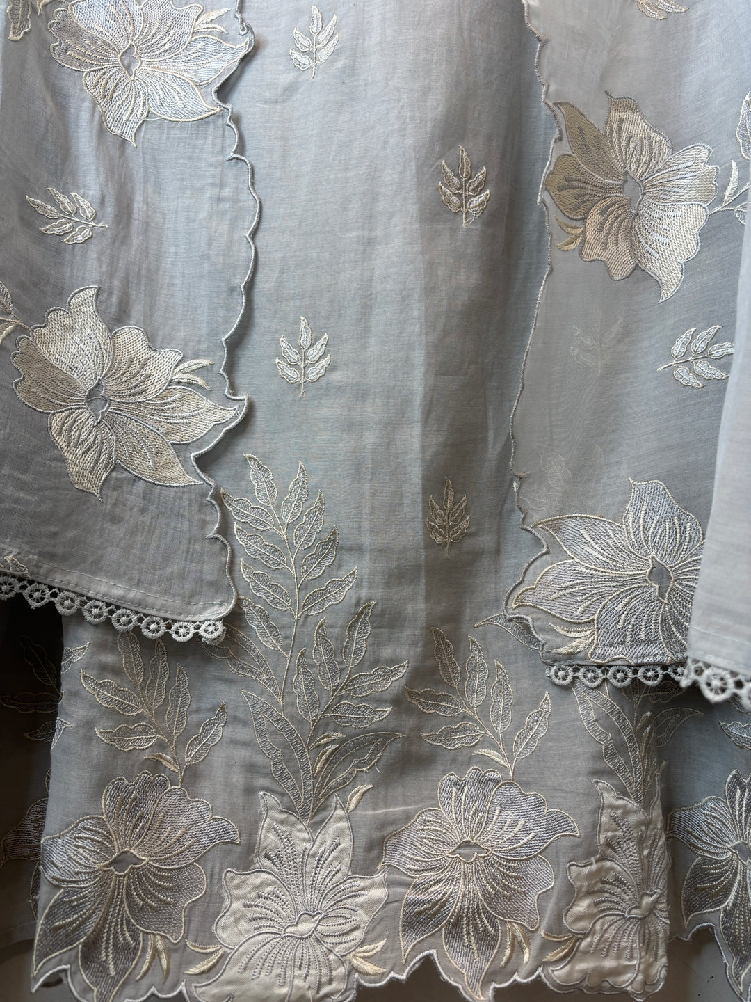 Zareen – Grey Mul Chanderi Embroidered Suit