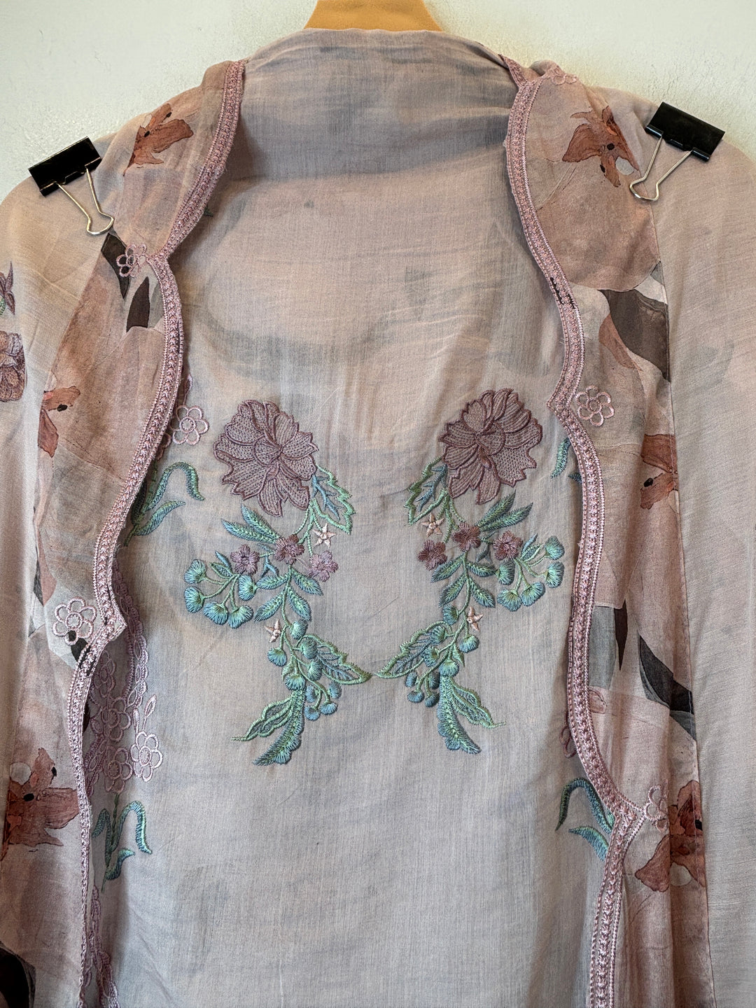 Noorika – Peach Mul Chanderi Embroidered Suit