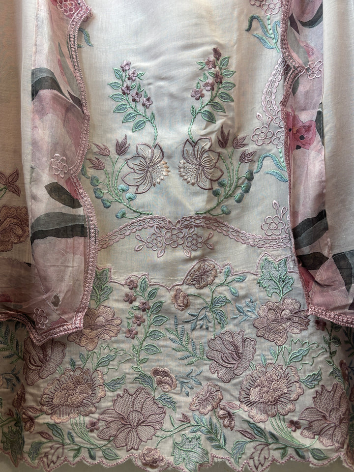 Noorika – Pink Mul Chanderi Embroidered Suit