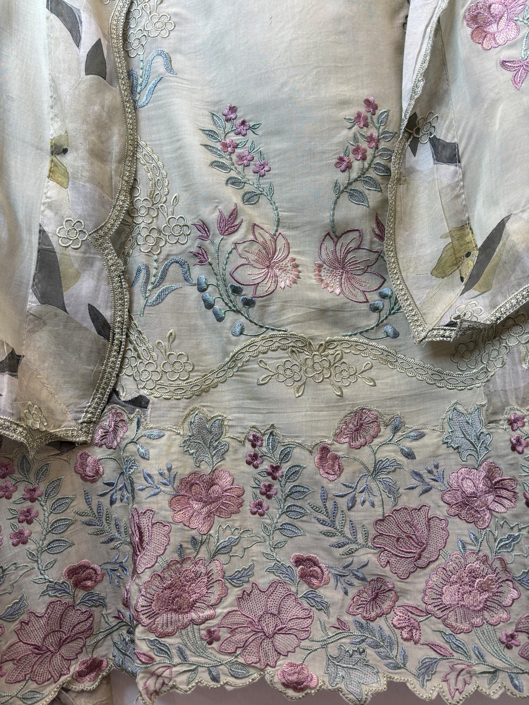 Noorika – Green Mul Chanderi Embroidered Suit