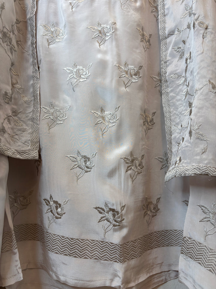 Gulrose – Grey Crepe Embroidered Suit
