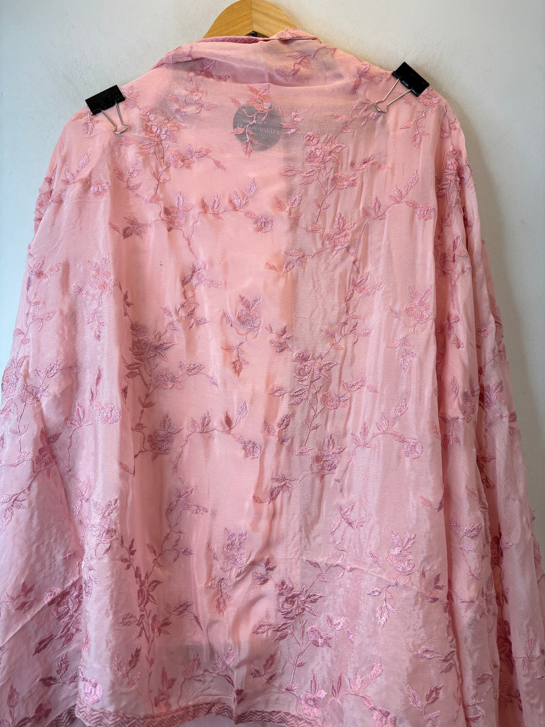 Gulrose – Pink Crepe Embroidered Suit