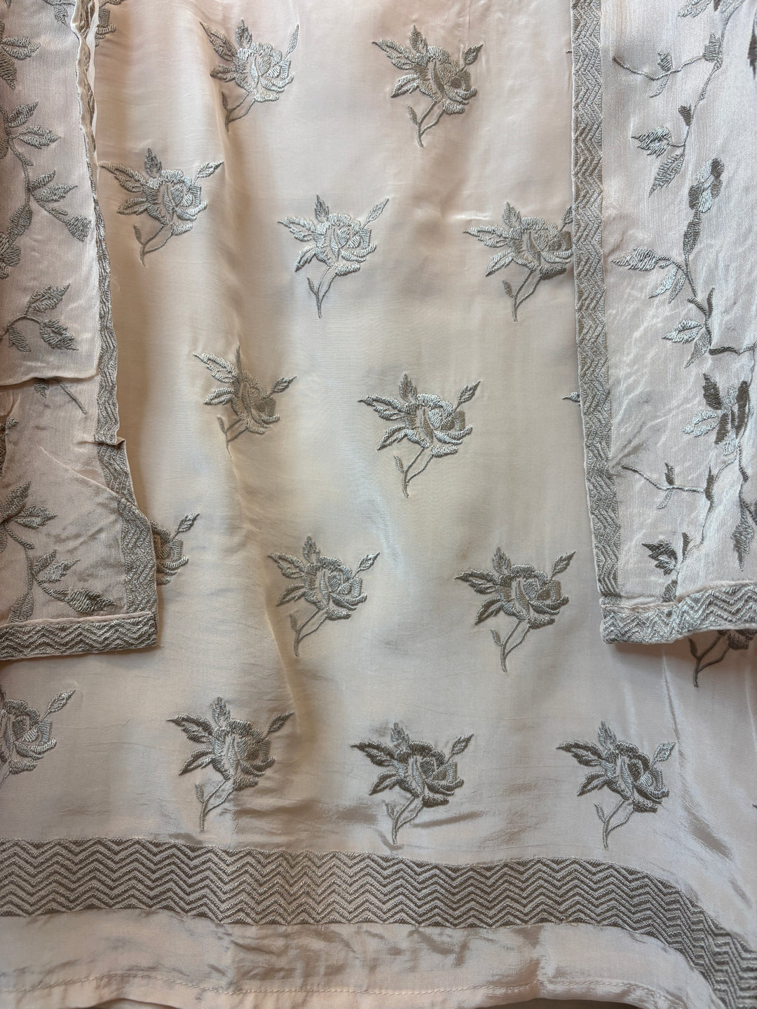 Gulrose – Light Peach Crepe Embroidered Suit