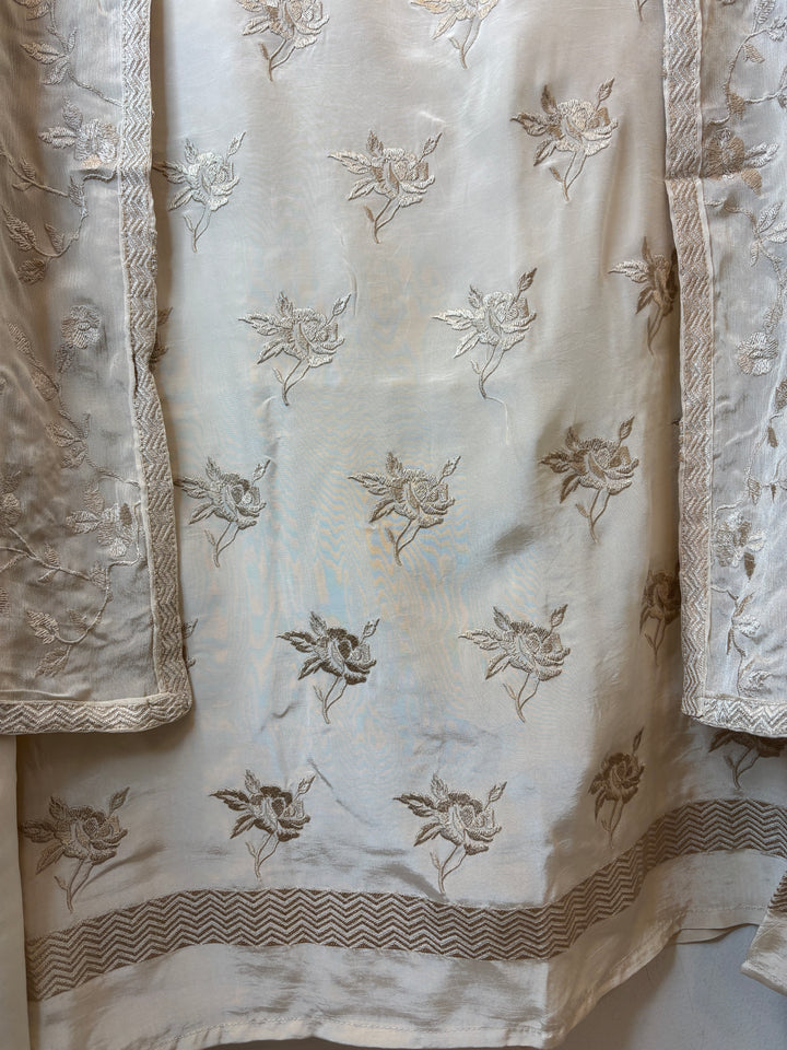 Gulrose – Ivory Crepe Embroidered Suit