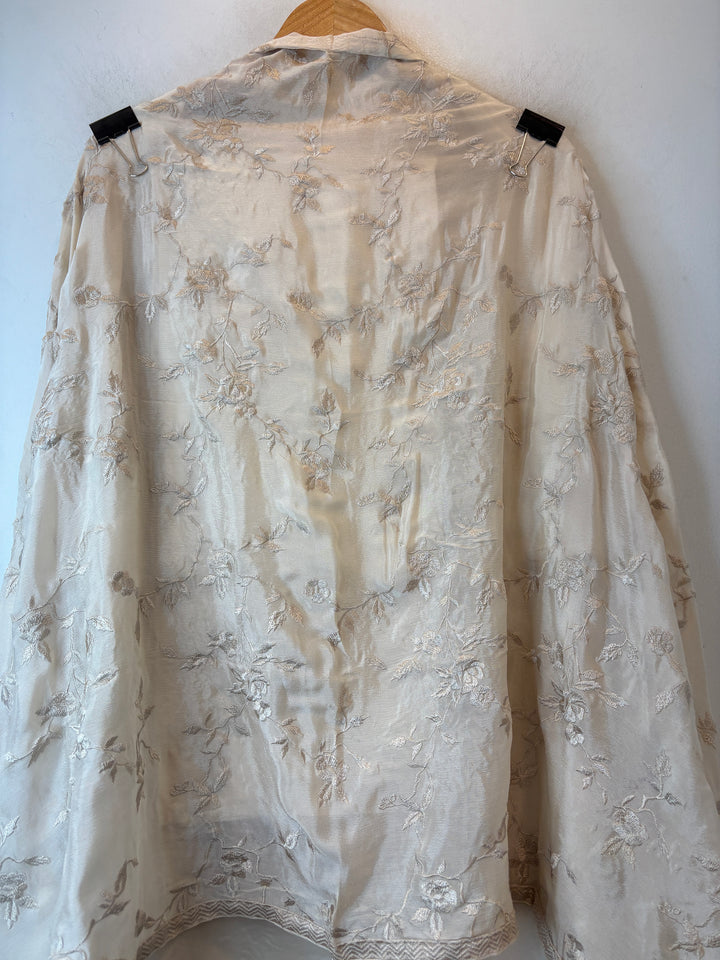 Gulrose – Ivory Crepe Embroidered Suit