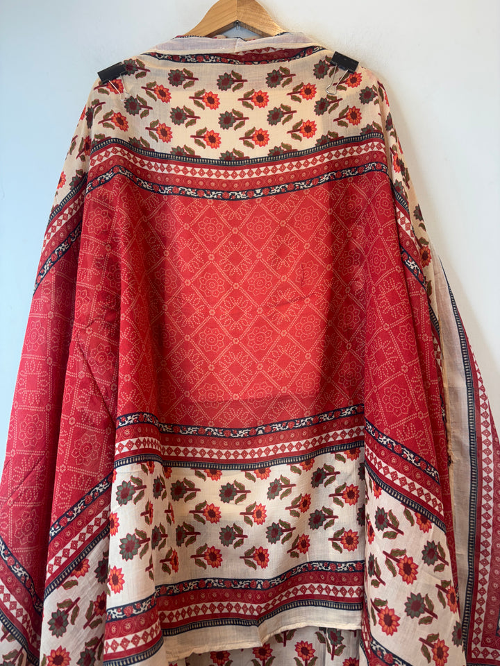 Gulpari – Ivory Mul Cotton Printed Suit