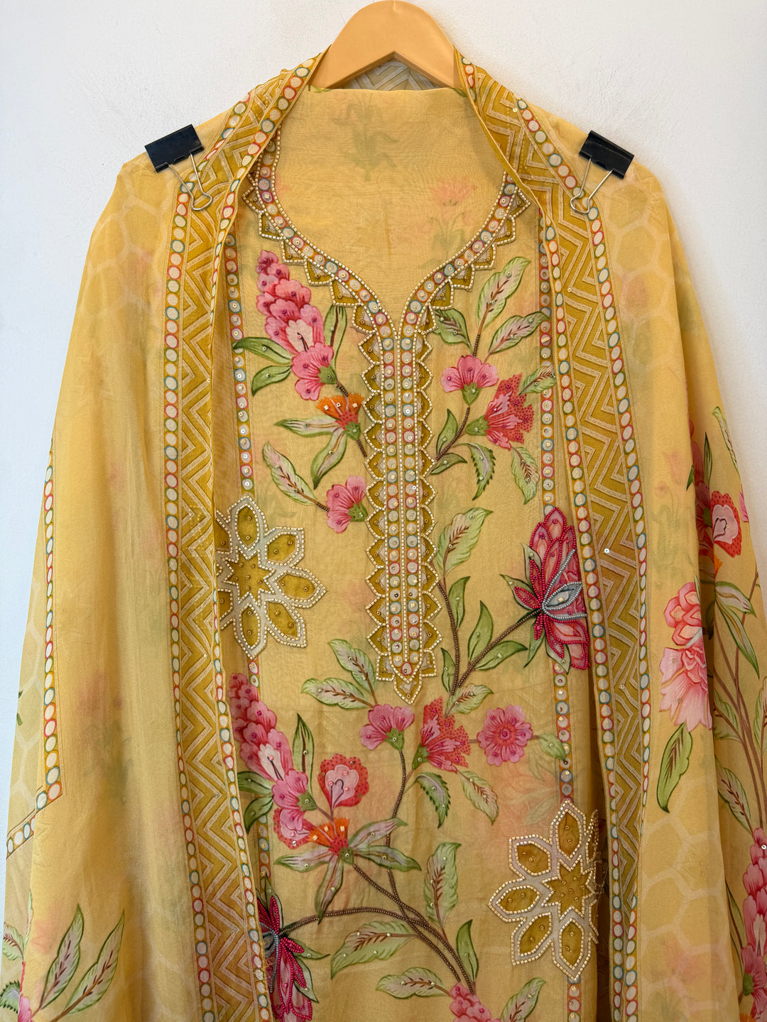 Elzara – Yellow Organza Digital Handwork Suit