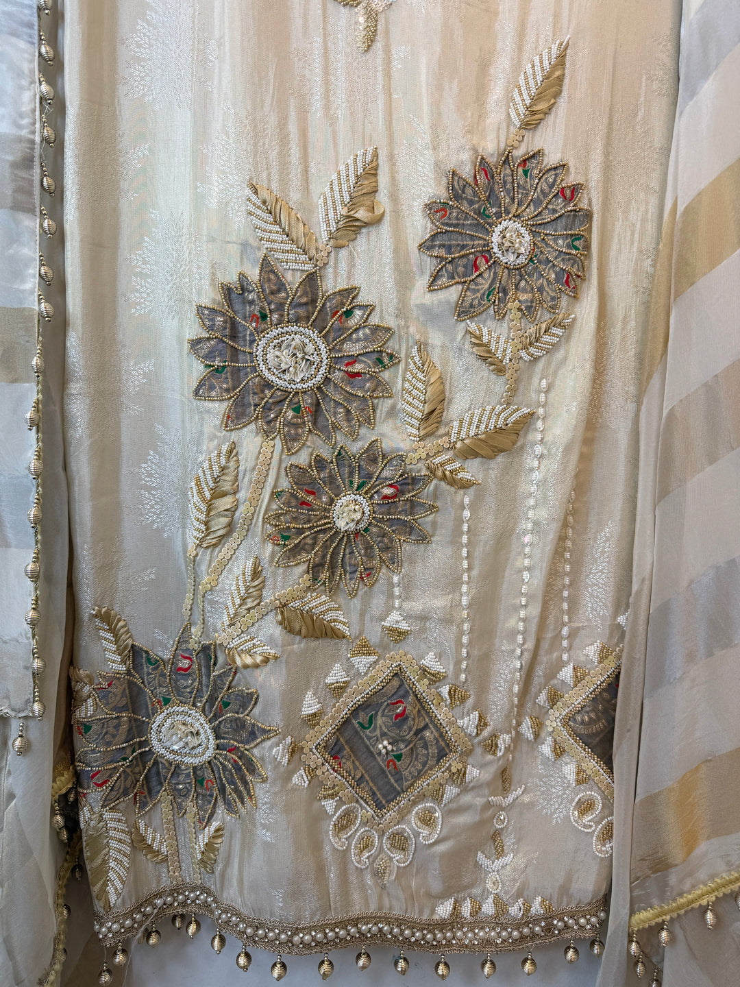 Zehvani – Tissue Appliqué Handwork Suit