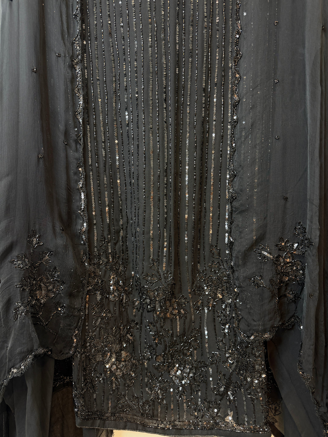 Zayra – Georgette Cutdana Scallop Suit