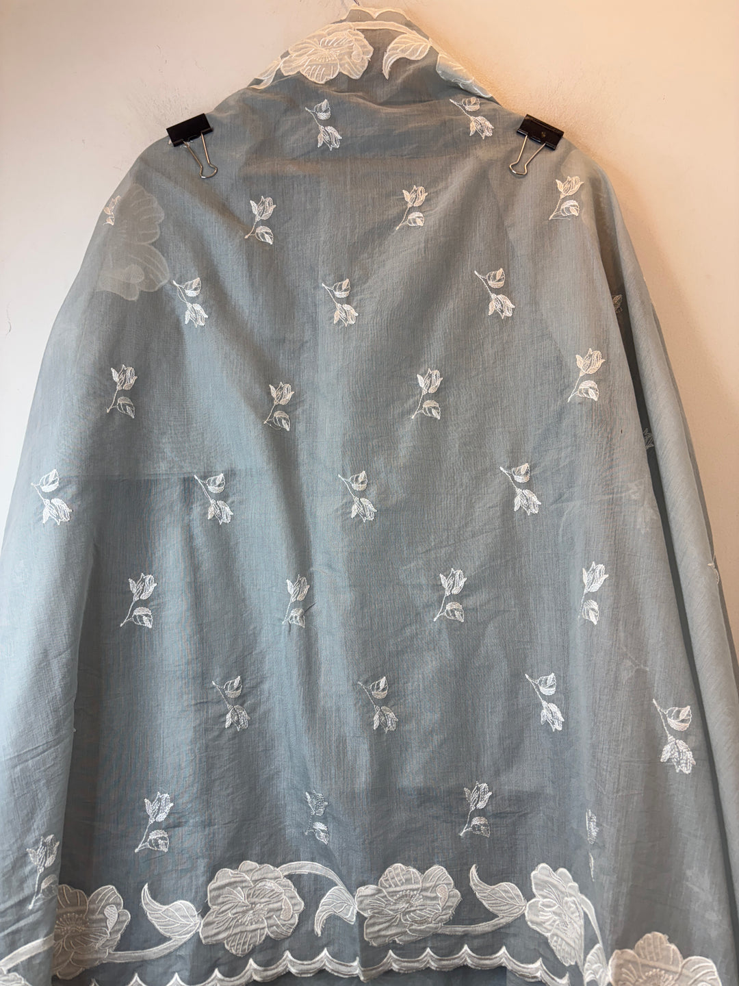 Noorika – Grey Mul Chanderi Appliqué Elegance Suit