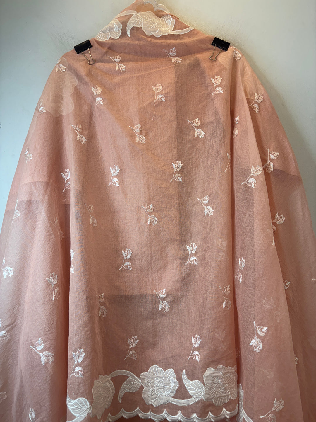 Noorika – Peach Mul Chanderi Appliqué Elegance Suit