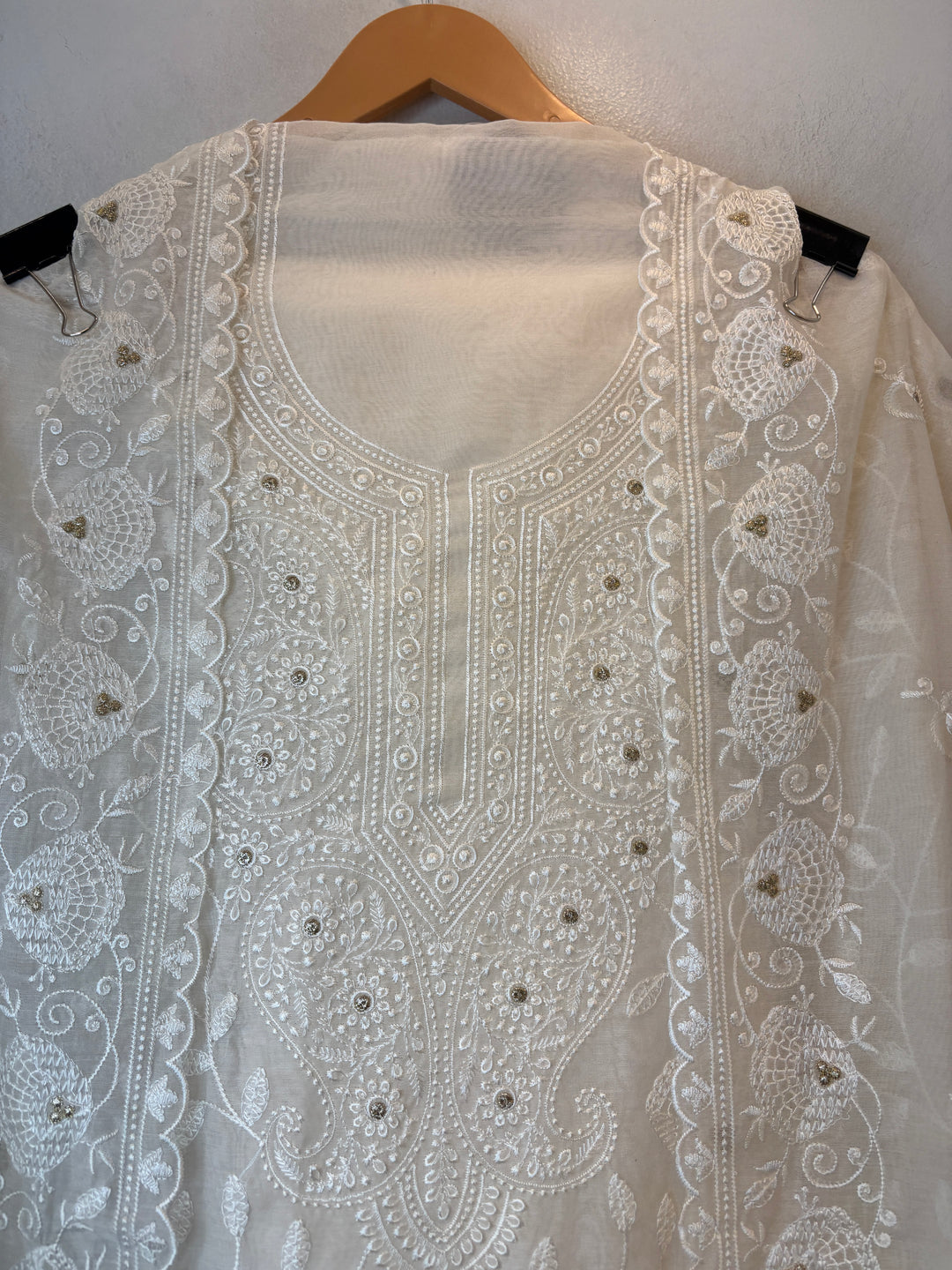 Noorika – Mul Chanderi Zari Embroidered Suit DBPZ4