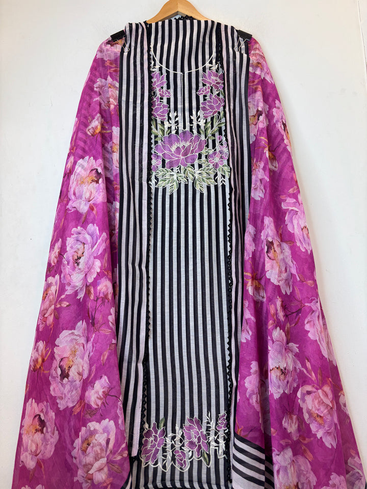 Gulraiz – Magenta Pink Mul Cotton Embroidered Suit