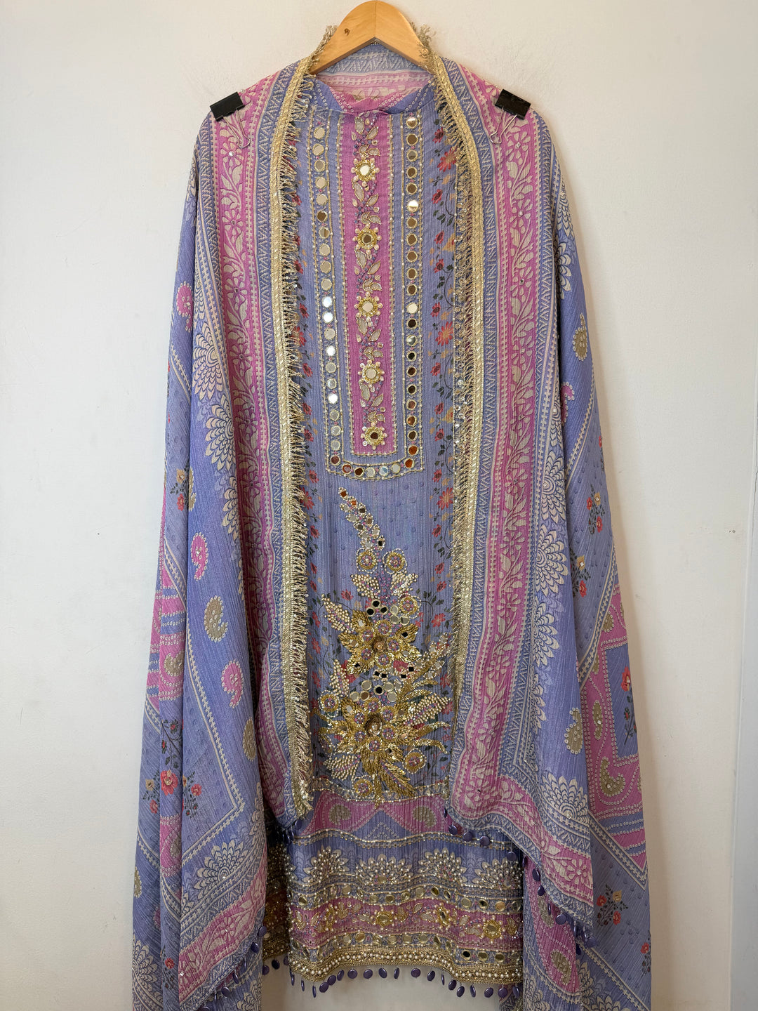 Zaylee – Crushed Tissue Mirror Handwork Suit