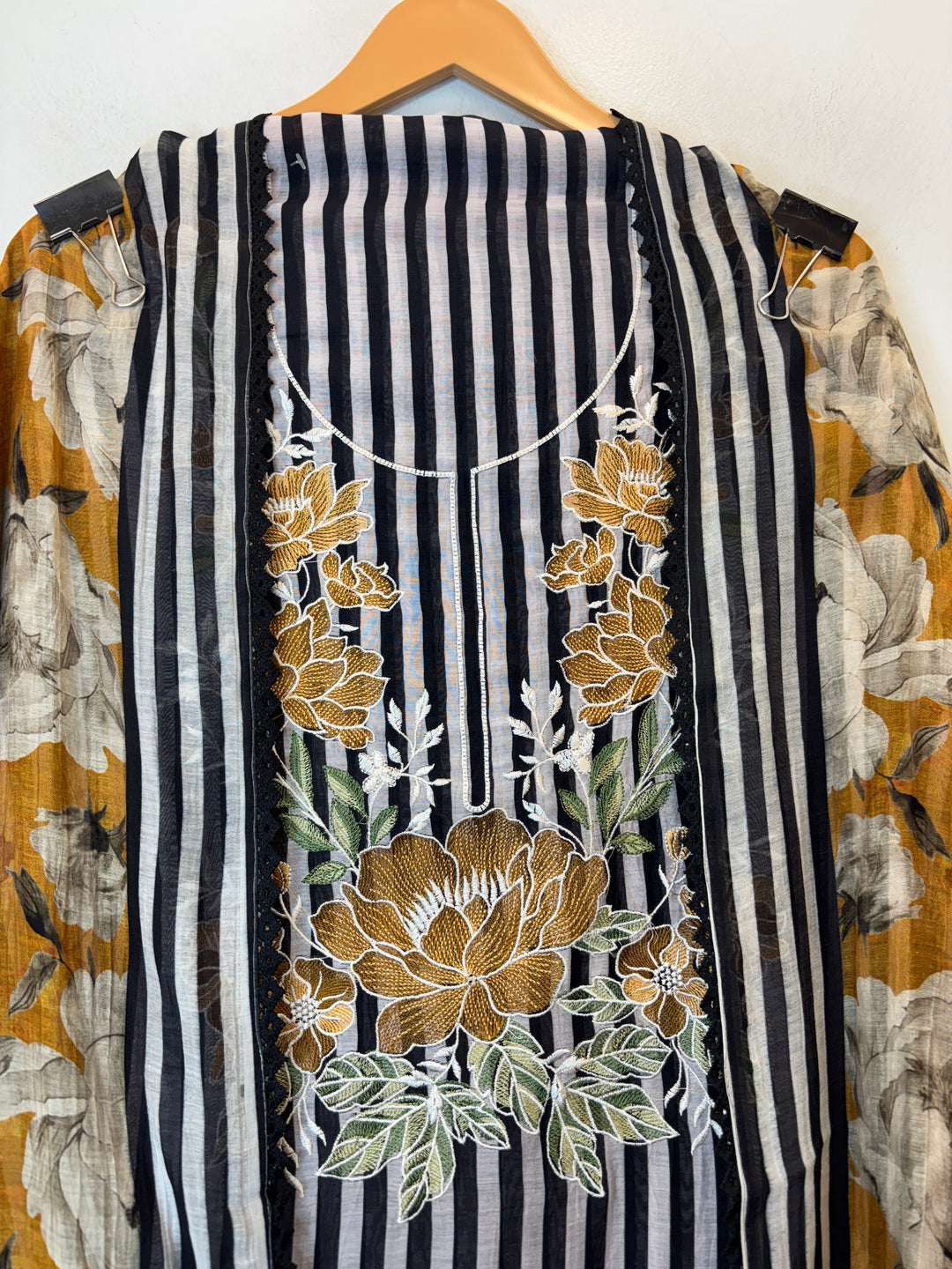 Gulraiz – Yellow Mul Cotton Embroidered Suit